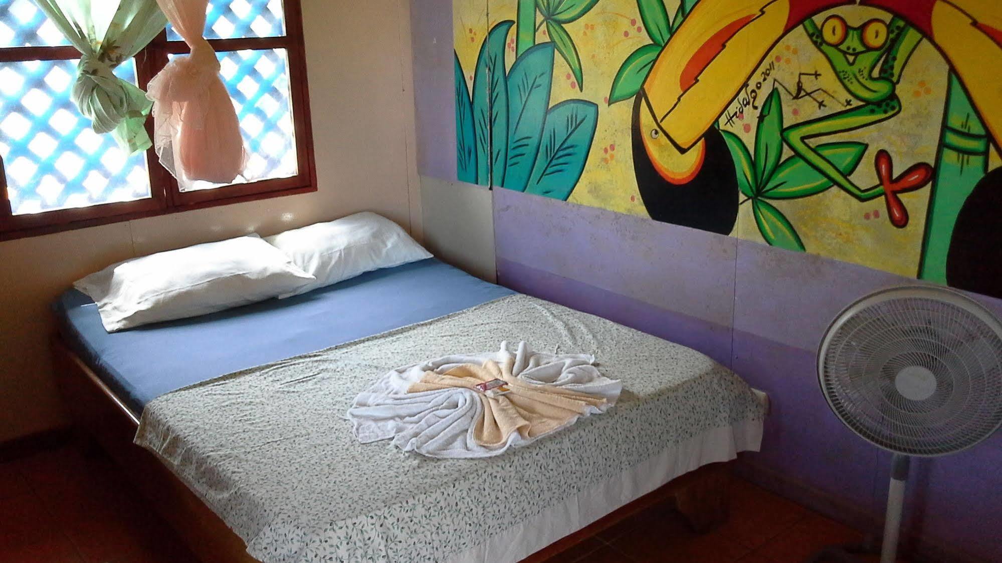 Cabinas Miss Miriam 1 Tortuguero Exterior foto