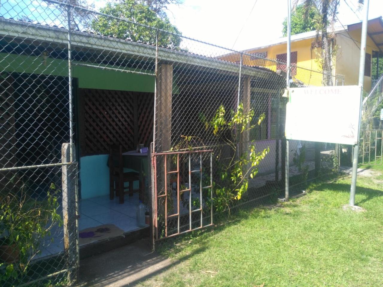 Cabinas Miss Miriam 1 Tortuguero Exterior foto
